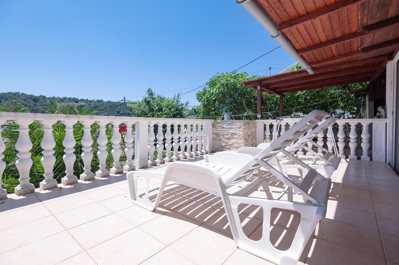 Apartments Ruza Dragove Dugi Otok Exterior photo